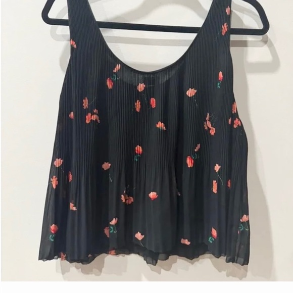 WILFRED Tank Black Scoop Neckline Micro Pleat Chiffon Lined Pink Floral Sz M - Picture 4 of 8